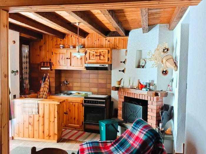 Casa quadrilocale in vendita in Via Gordona, Occagno, Schignano
