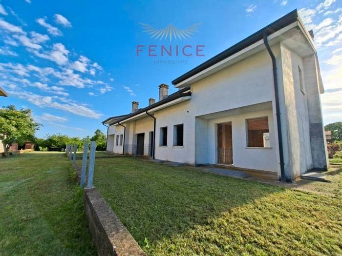 Casa con 5 locali in vendita in Via Picciol, Centro, Montebelluna