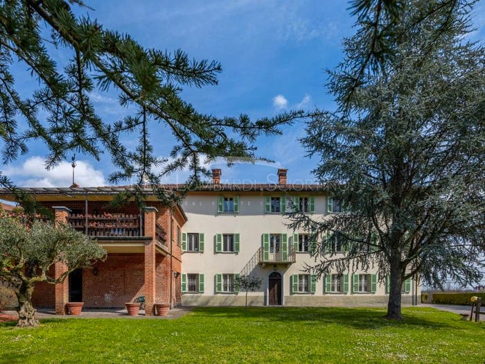 Casa con 6 locali in vendita in Frazione Castiglione, Castiglione, Asti