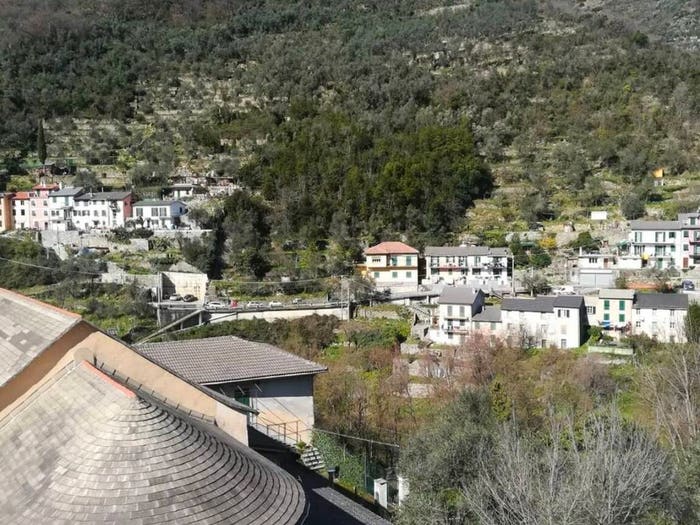 Appartamento quadrilocale in vendita in Via Michelangelo, Avegno Chiesa, Avegno