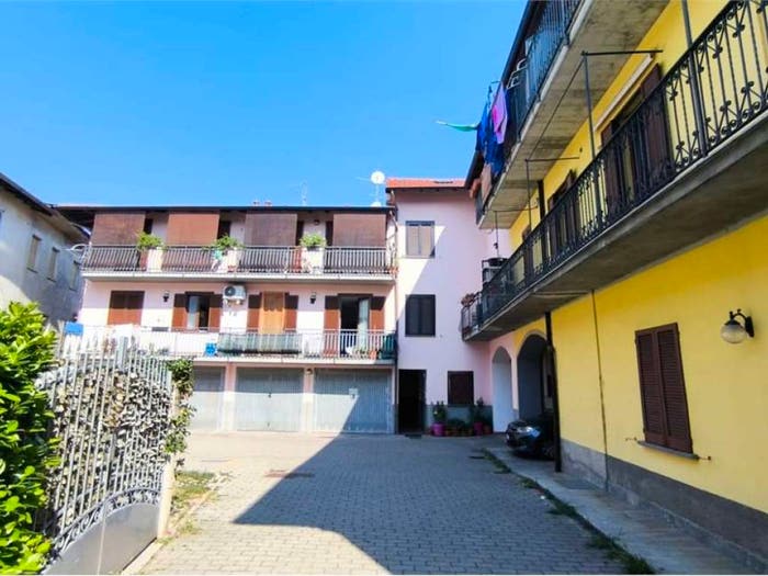 Appartamento bilocale in vendita in VIA CARDUCCI, Fenegrò