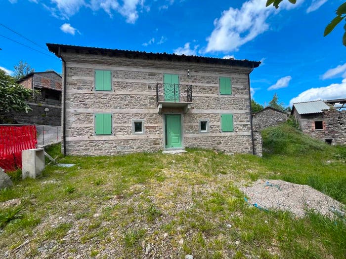 Casa trilocale in vendita in Via Roncopianigi, Roncopianigi, Villa Minozzo