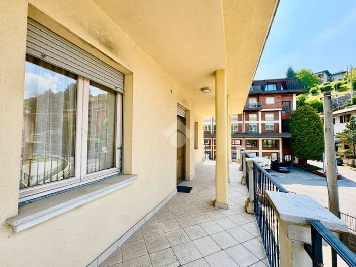 Appartamento quadrilocale in vendita in Via Tonale, Leffe