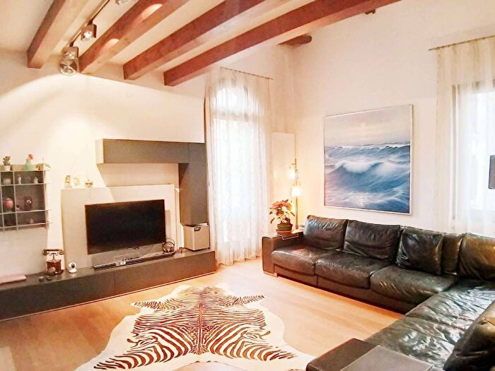 Appartamento con 5 locali in vendita in Sant'Elena, Venezia