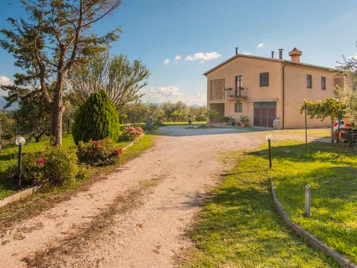 Casa con 6 locali in vendita in Frazione Turrita, Montefalco