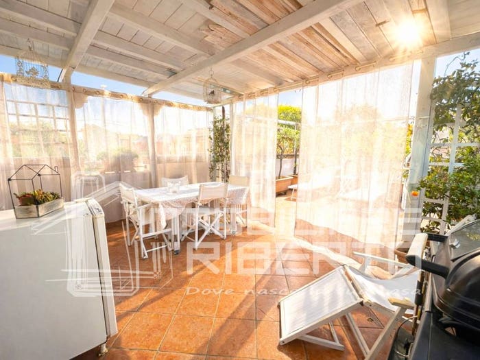 Casa quadrilocale in vendita in Via Gadames, Villaggio Ambrosiano Battiloca, Paderno Dugnano