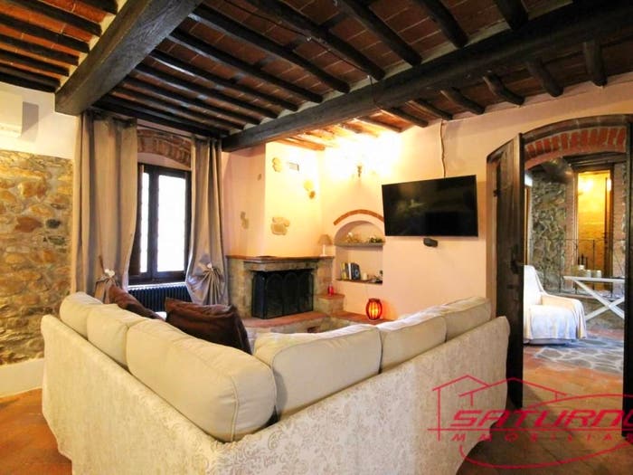 Casa con 6 locali in vendita in Via della Francese, Pieve di Compito Sant'Andrea di Compito, Capannori