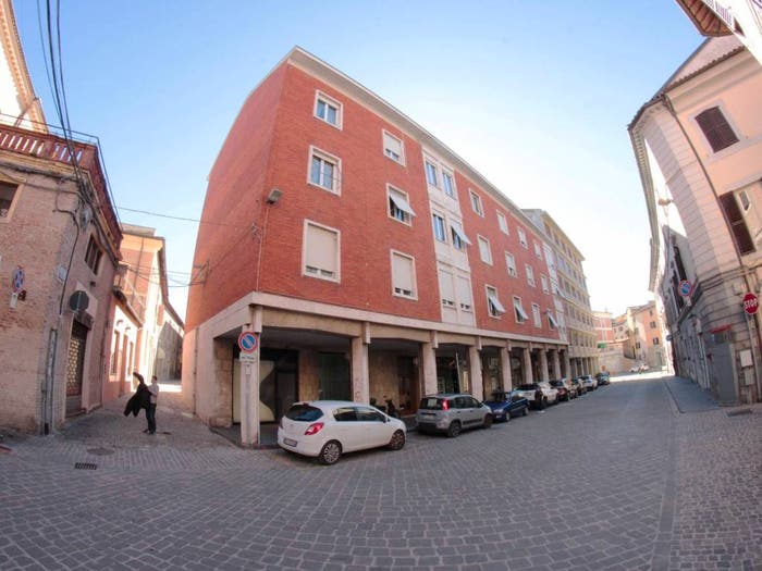 Appartamento quadrilocale in vendita in Via Giambattista Miliani, Centro, Fabriano