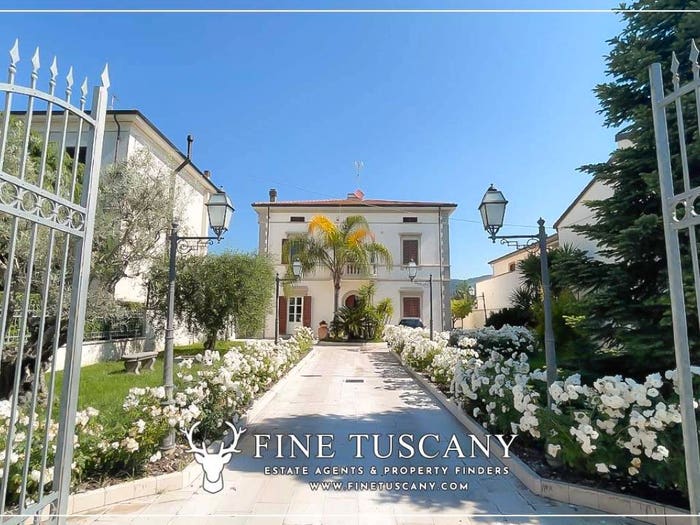 Casa con 6 locali in vendita in Semicentro, Cascina