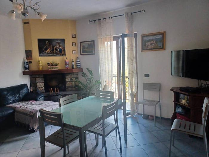 Casa trilocale in vendita in Via Montebuglio, Centro, Casale Corte Cerro