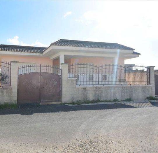 Casa con 6 locali in vendita in Avetrana