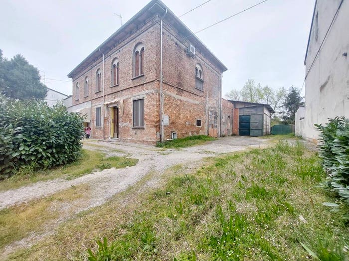 Casa con 5 locali in vendita in Via Pieve, Gualtieri