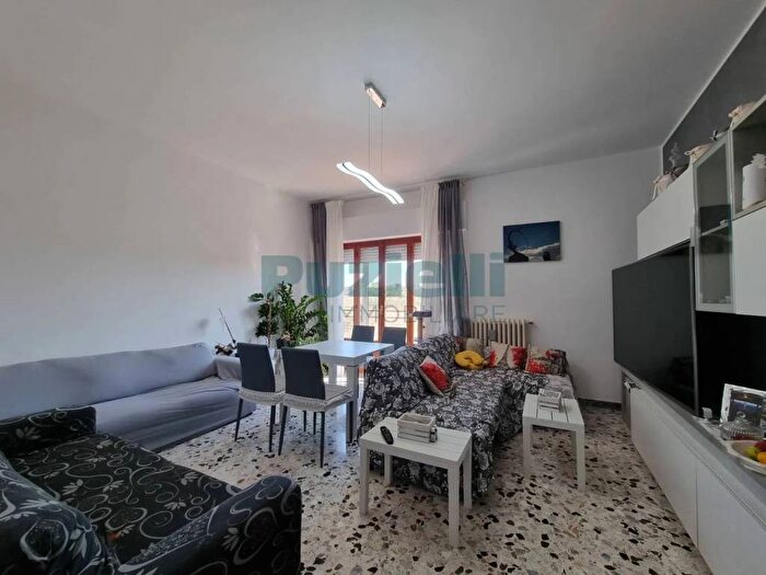 Appartamento con 6 locali in vendita in Contrada San Petronilla, Centro, Fermo
