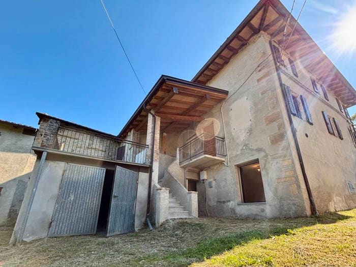 Casa con 6 locali in vendita in Montetenero, Neviano degli Arduini