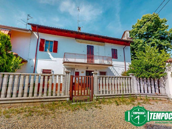 Casa quadrilocale in vendita in Viale dei Mille, Centro, Mede