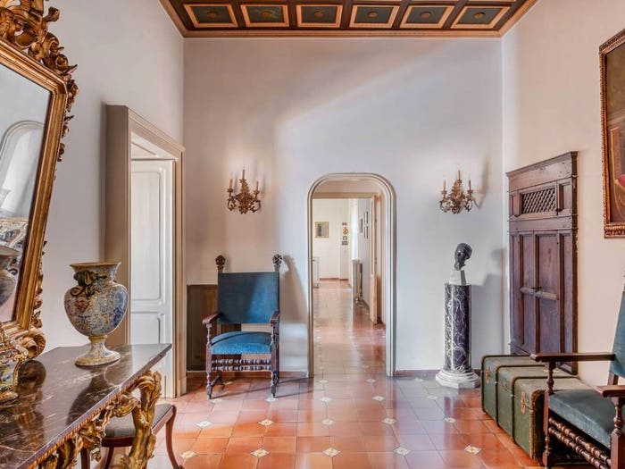 Appartamento con 6 locali in vendita in Via del Rione Sirignano, Chiaia, Napoli
