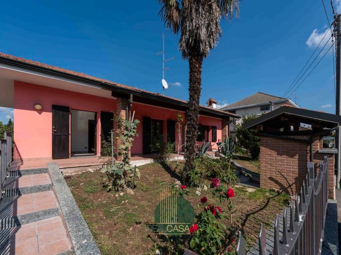 Casa con 6 locali in vendita in Via Asiago, Centro, Limbiate