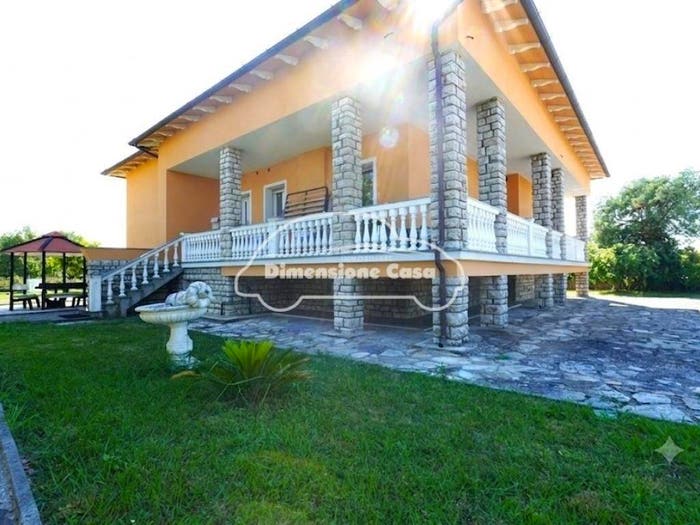 Casa con 6 locali in vendita in Via Giuseppe Verdi, Altopascio Centro, Altopascio