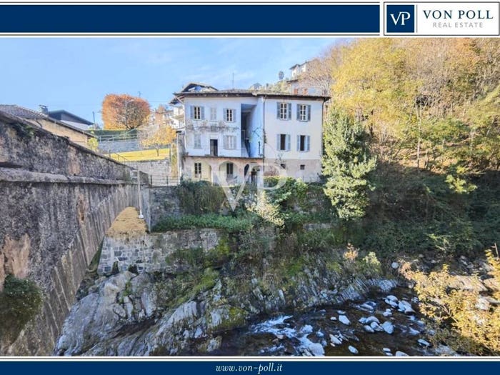 Casa con 6 locali in vendita in Via Ai Mulini, Centro, Domaso