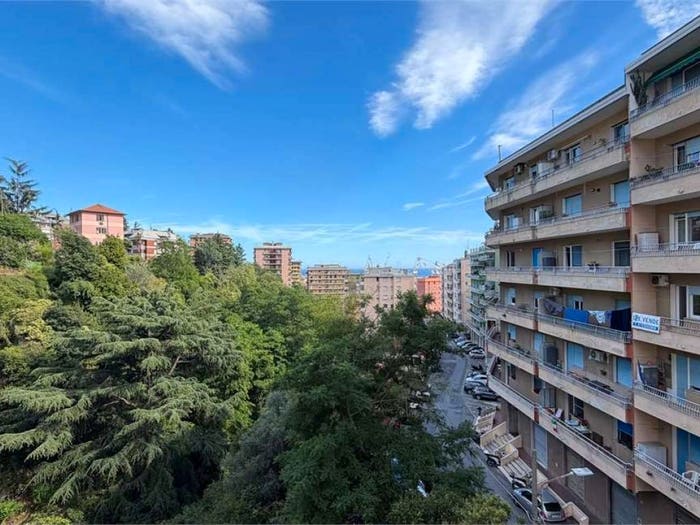 Appartamento con 6 locali in vendita in Via SantAlberto, Sestri Ponente, Genova