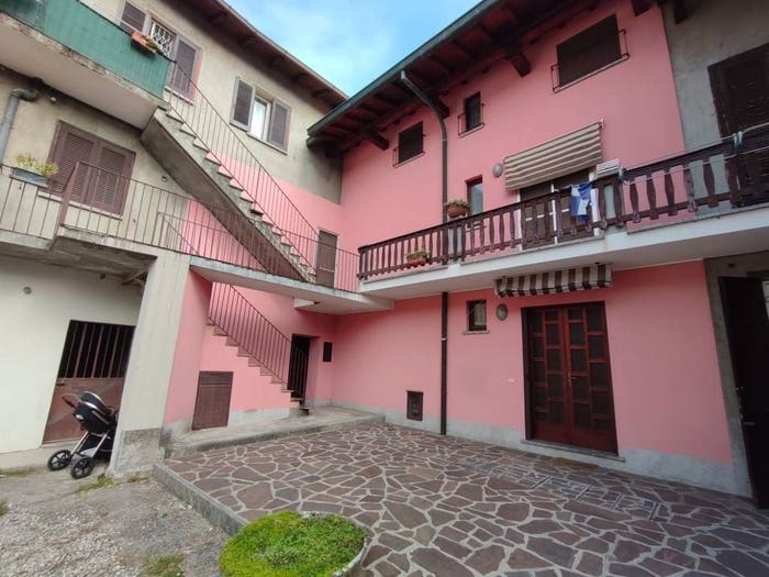 Casa con 5 locali in vendita in Centro, Inverigo