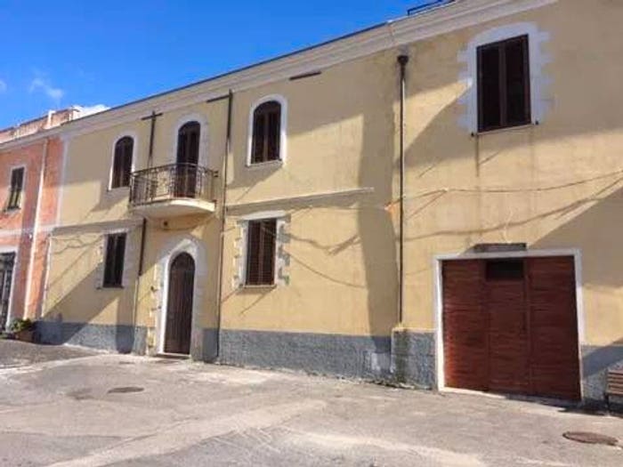 Casa con 6 locali in vendita in Via Maggio No Number, Codrongianos