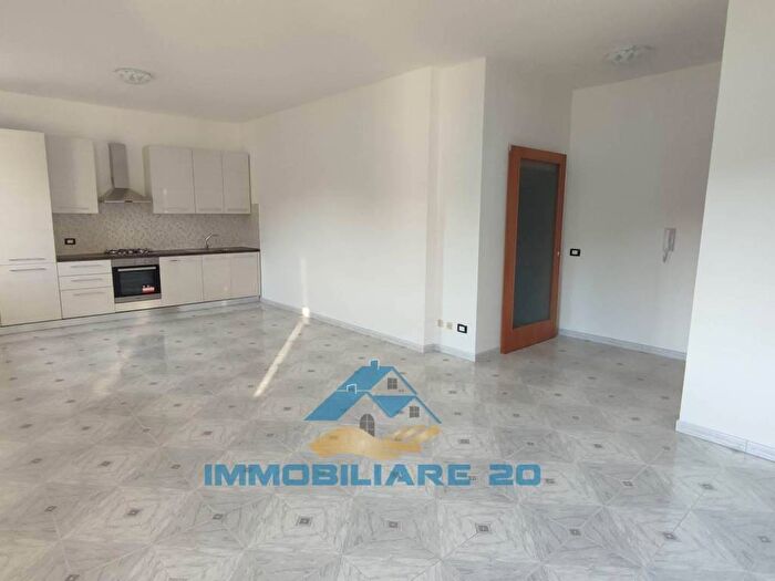 Appartamento con 5 locali in vendita in Villa Tordinia, Teramo