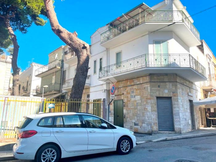 Casa con 6 locali in vendita in Via S Pio X, Centro, Canosa di Puglia