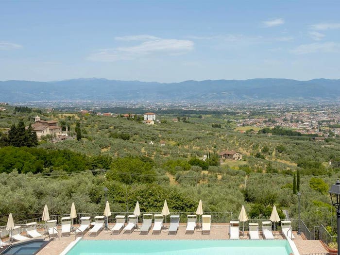 Casa con 6 locali in vendita in Quarrata