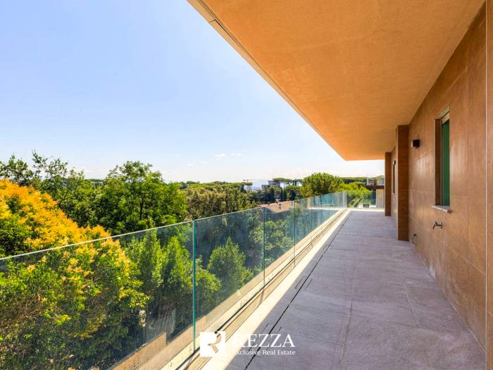 Appartamento quadrilocale in vendita in Via Roccaraso, Cortina d'Ampezzo, Roma
