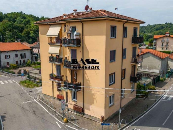 Appartamento trilocale in vendita in via Cucciago, Navedano, Senna Comasco