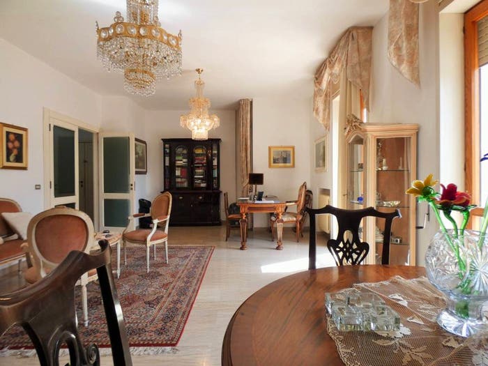 Appartamento con 6 locali in vendita in Via Cosimo De Giorgi, Ariosto, Lecce