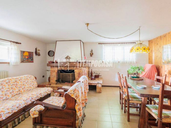 Casa con 6 locali in vendita in Via Cotti, Ca' Cotti, Felino