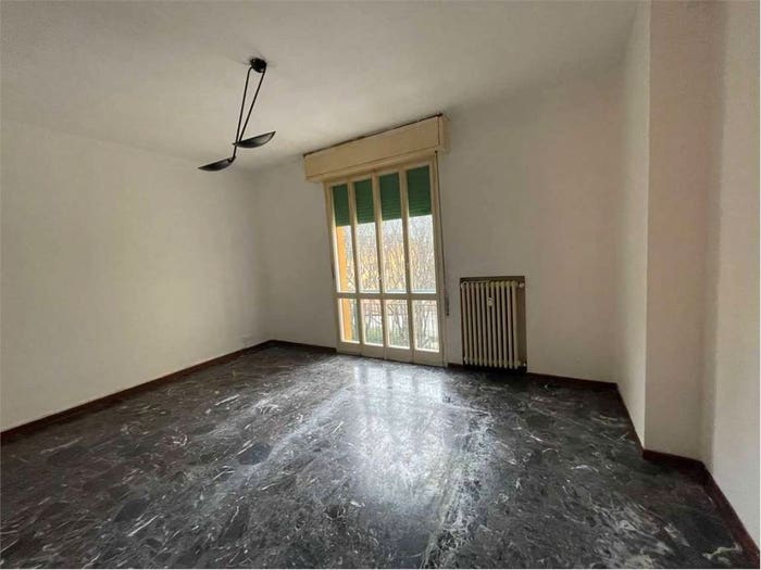 Appartamento con 5 locali in vendita in Viali, Modena