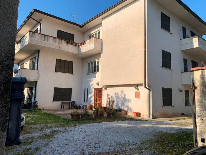 Appartamento con 6 locali in vendita in Via Forlì, Isola del Liri
