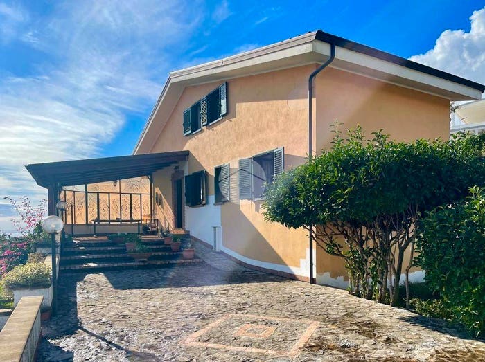 Casa trilocale in vendita in Via Fratta, Santa Marina