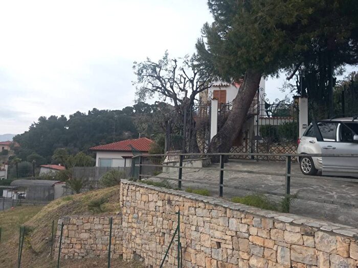 Casa con 6 locali in vendita in Via Vincenzo Gioberti, Via Romana, Bordighera