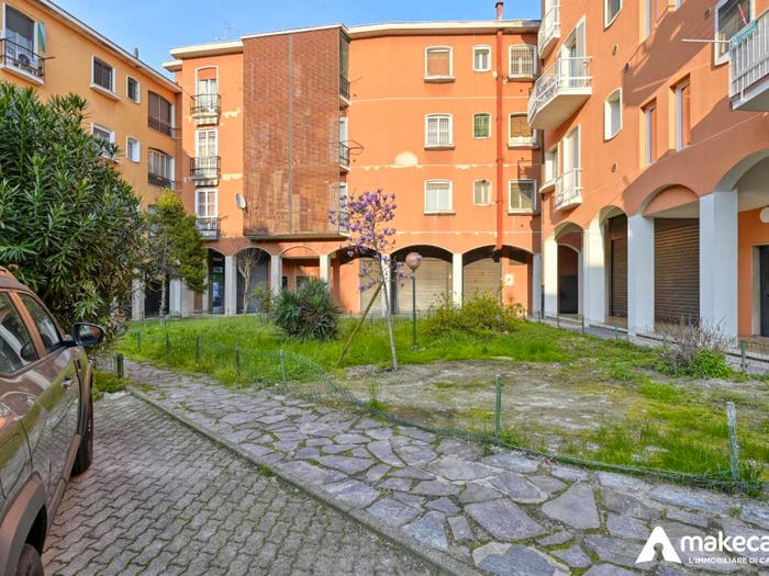 Appartamento trilocale in vendita in Via De Amicis, Melegnano