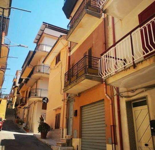 Casa in vendita in Via Catalano, Montelepre