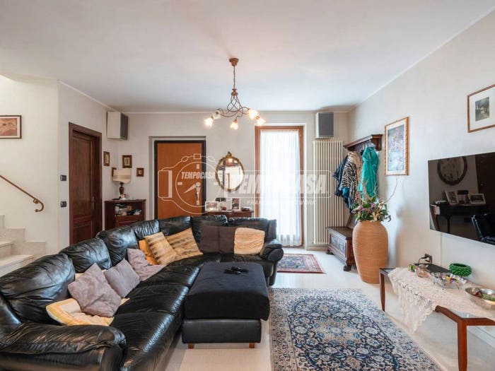 Casa con 6 locali in vendita in Via Girolamo di Giovanni, Centro, Camerino