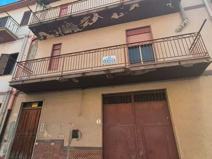 Casa con 6 locali in vendita in Via Leonardi Professore, Cattolica Eraclea