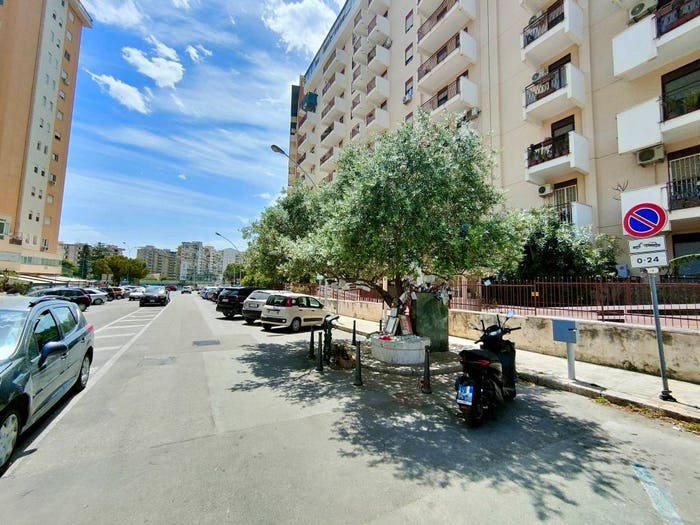 Appartamento con 6 locali in vendita in Via Mariano D'Amelio, Montepellegrino, Palermo