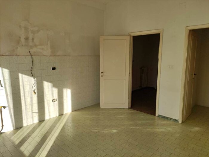 Appartamento quadrilocale in vendita in Piazza Giuseppe Giusti, Centro, Monsummano Terme