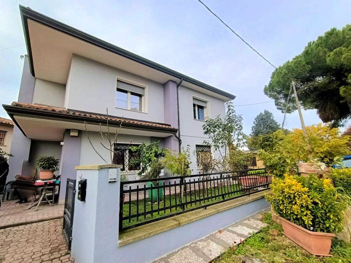 Casa con 5 locali in vendita in Via Angeli, Centro, Adria