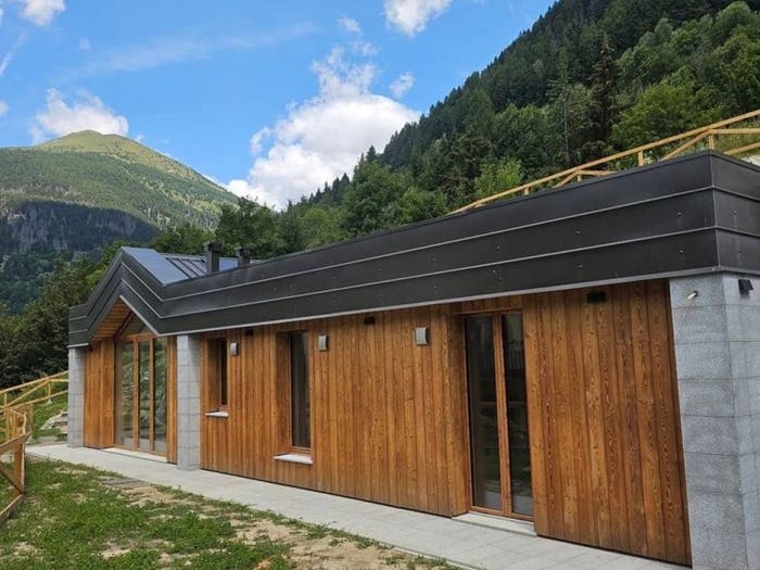 Casa quadrilocale in vendita in VIA DEGLI ALPINI SN, Centro, Ponte di Legno