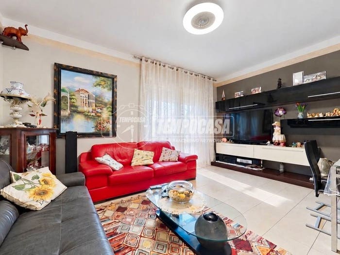 Appartamento trilocale in vendita in Viale Gorizia, Piscina, Legnano