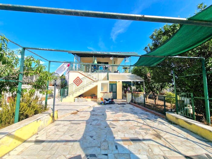 Casa con 6 locali in vendita in Via Fossa della Monaca, Trecase