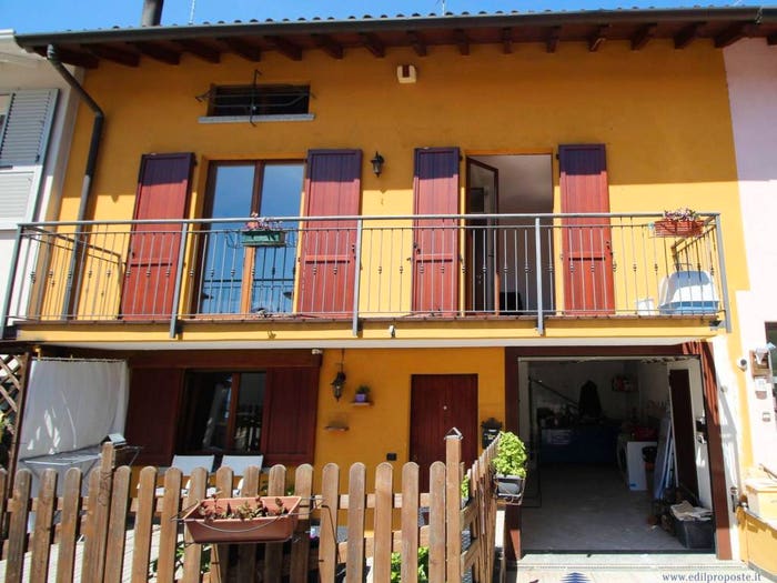 Appartamento trilocale in vendita in Via Vittorio Emanuele, Lazzate