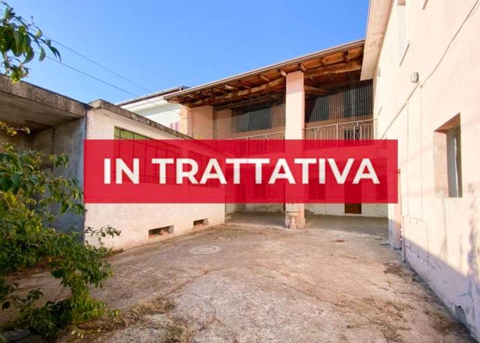 Casa con 6 locali in vendita in Via Marconi, Centro, Castrezzato