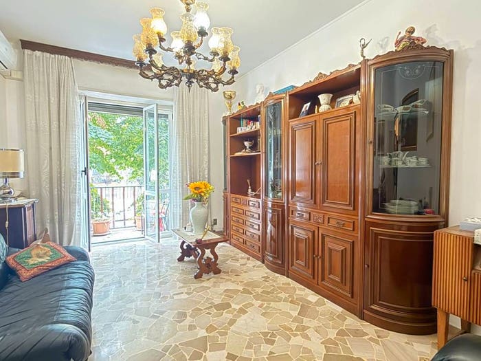 Appartamento trilocale in vendita in Via Giuseppe Giacosa, Rovereto, Milano